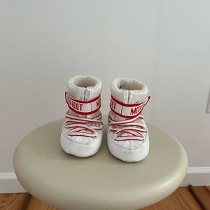 Baby moon boots